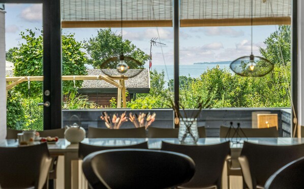 Dining - Nice home in Ebeltoft with WiFi (Ebeltoft)