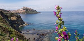 On the beach - ELEGANT IN THE HEART OF THE ANCIENT VILLAGE,  BREATHTAKING VIEW OF BAY & SEA (Castelsardo)