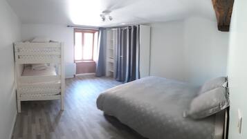 2 Schlafzimmer, Bügeleisen/Bügelbrett, Reisekinderbett, kostenloses WLAN