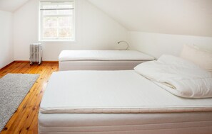 3 bedrooms, free WiFi, bed sheets