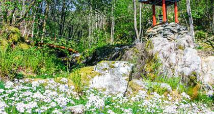 Cozy home in Bruvik with WiFi