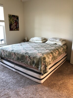 2 bedrooms, desk, iron/ironing board, free WiFi