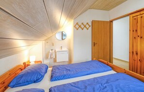4 bedrooms, free WiFi, bed sheets