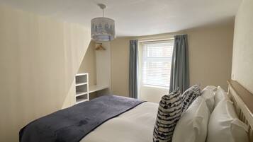 3 bedrooms, iron/ironing board, free WiFi, bed sheets