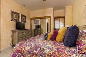 1 chambre, bureau, fer et planche à repasser, Wi-Fi gratuit