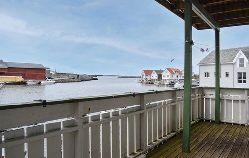 Lovely apartment in Sævelandsvik