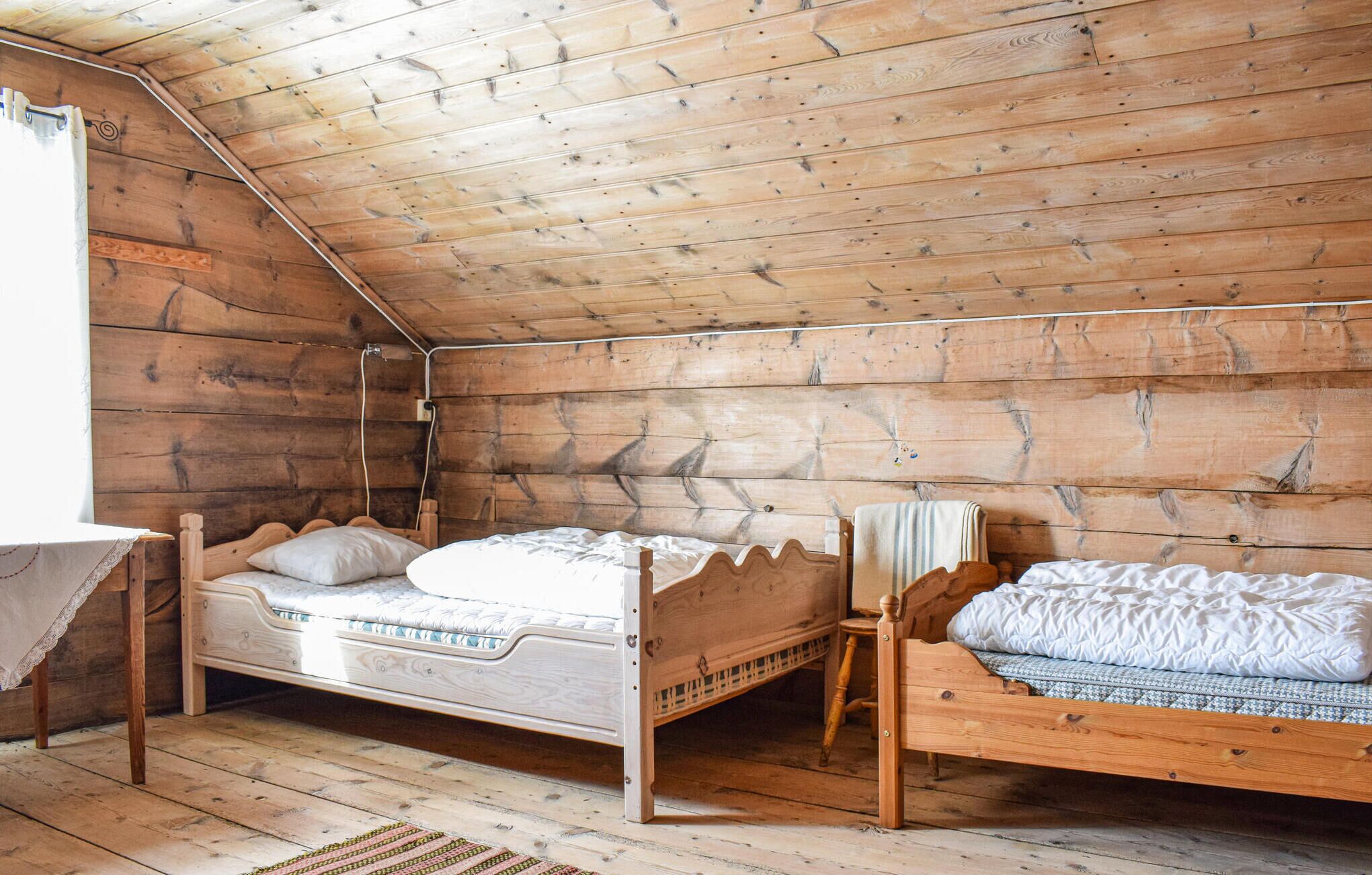 4 slaapkamers, reisbedje