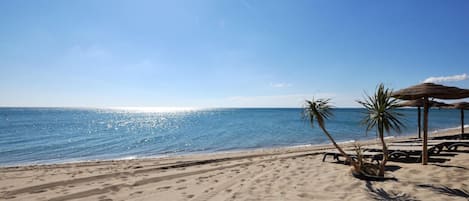 Perto da praia, prática de pesca