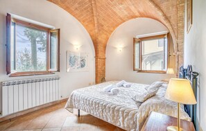 6 slaapkamers, reisbedje, gratis wifi, beddengoed