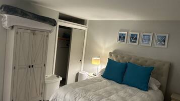 1 bedroom, iron/ironing board, WiFi (free), bed sheets