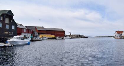 Beautiful apartment in Sævelandsvik