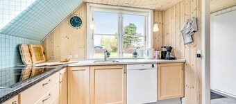 Pet friendly home in Humble with sauna