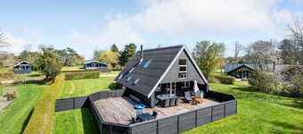 Pet friendly home in Humble with sauna