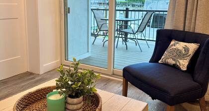 âïžCozy Canalside Retreat âïž