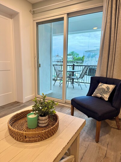 ☀️Cozy Canalside Retreat ⚓️