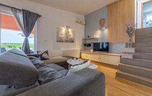Fernseher, Kamin
