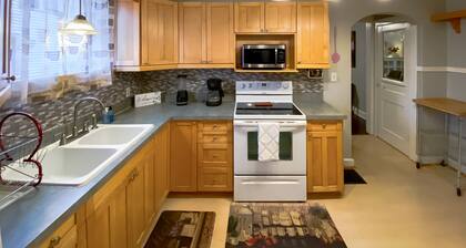 Quiet Street 10 minutes from Downtown Indy! #2