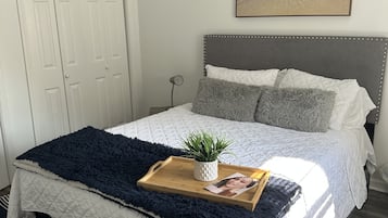 1 slaapkamer, een bureau, een strijkplank/strijkijzer, gratis wifi