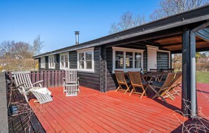 Outdoor dining - Gorgeous home in Rudkøbing with WiFi (Rudkøbing)