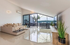 TV - Lovely apartment in Banjole with swimming pool (Banjole)