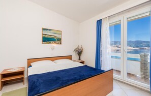1 chambre, accès au Wi-Fi (inclus), literie fournie