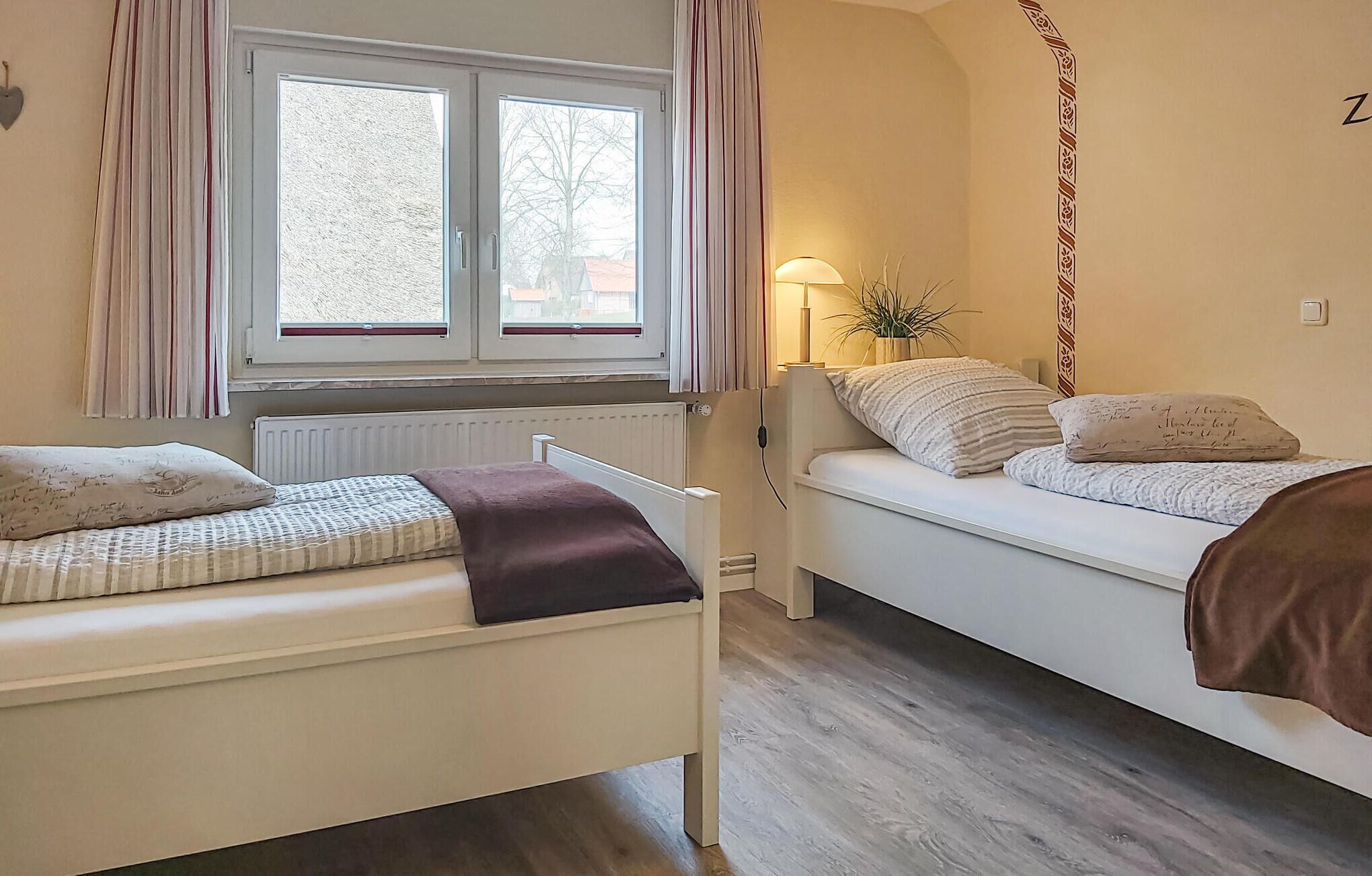 5 bedrooms, free WiFi, bed sheets