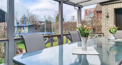 Lovely home in Wurster NordseekĂŒste