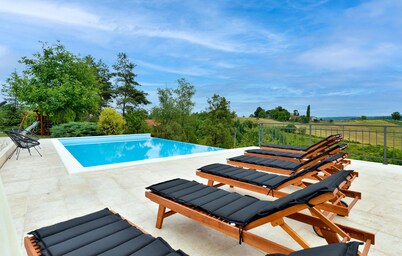 3 bedroom pet friendly home in Krasic