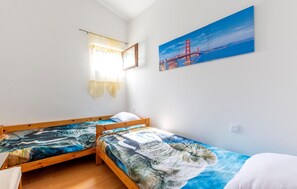 2 bedrooms, free WiFi, bed sheets