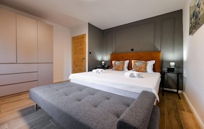 3 Schlafzimmer, Reisekinderbett, kostenloses WLAN, Bettwäsche