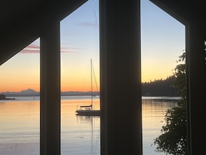 Property grounds - Beachfront Home With Sweeping Views of Water and Mount Baker (Port Ludlow)