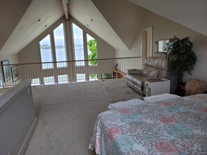 2 makuuhuonetta, silitysrauta/-lauta, ilmainen Wi-Fi, vuodevaatteet