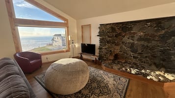 TV connectée, livres, chaßne hi-fi