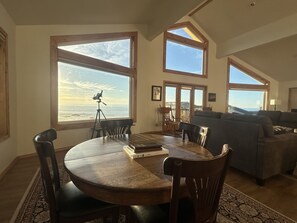 Interior - White water views, location, comfort. (Whitethorn)