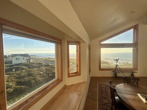 Interior - White water views, location, comfort. (Whitethorn)