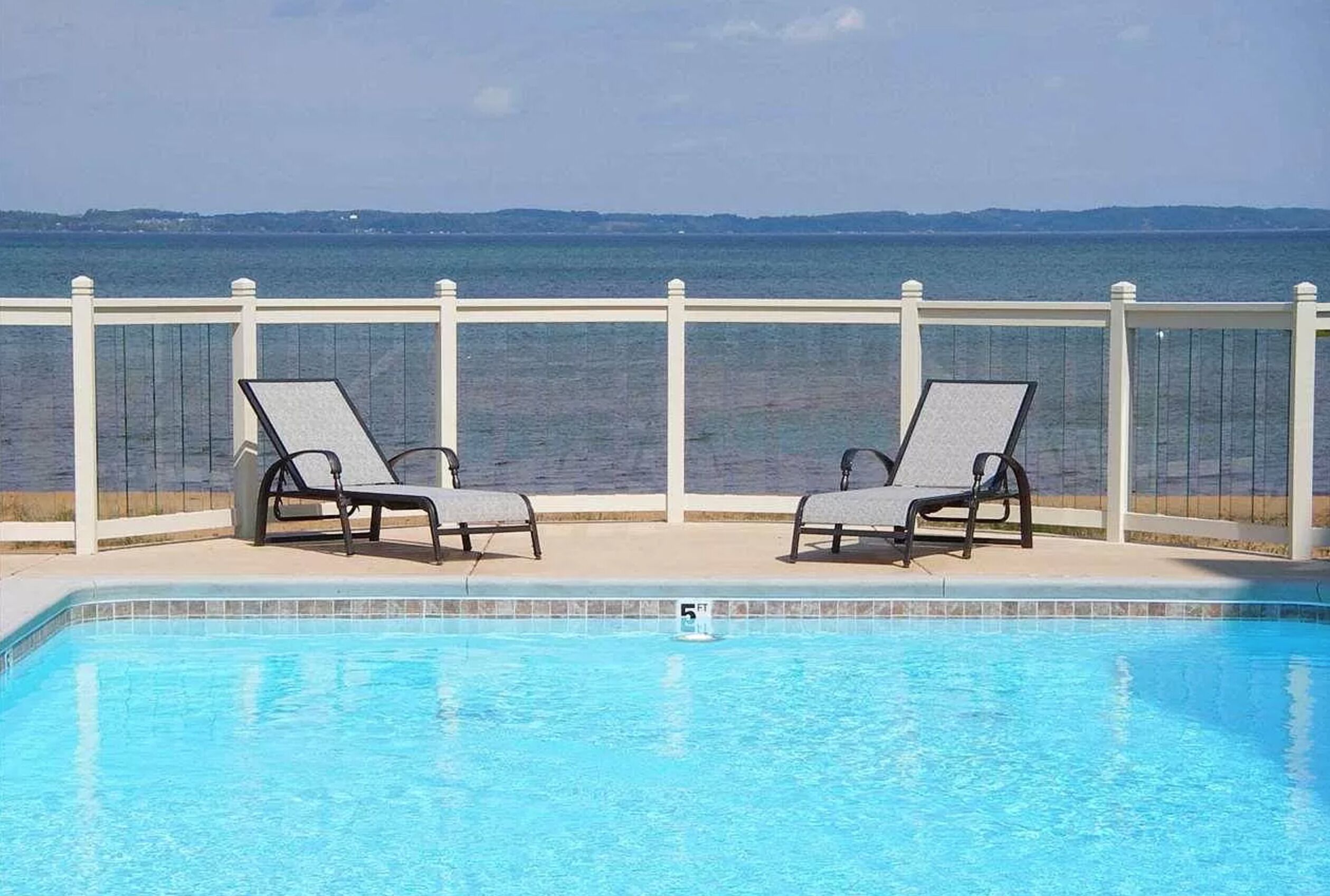 Piscina all'aperto, una piscina riscaldata