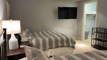 Iron/ironing board, free WiFi, bed sheets, wheelchair access