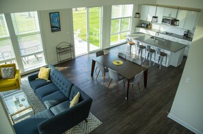 Smart TV, fireplace, offices, printers