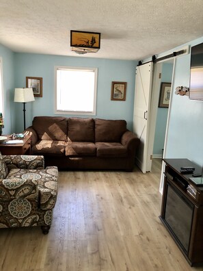 Smart TV, reproductor de DVD, libros y videoteca 