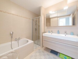 Bathroom - Paul's parklane with balcony by Interhome (Bredene)