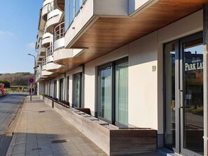Exterior detail - Paul's parklane with balcony by Interhome (Bredene)