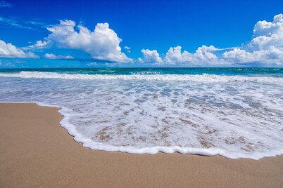 Welcome to Paradise! Beautiful Home just minutes from the breath taking beaches