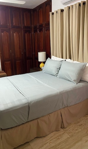 2 chambres, fer et planche à repasser, Wi-Fi gratuit, draps fournis