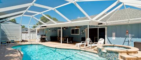 Outdoor pool, a heated pool
