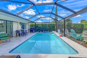 Outdoor pool, a heated pool
