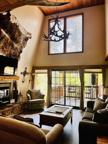 Perfect Vacation 3BR Cabin Central Ruidoso-Not in Flood Zone