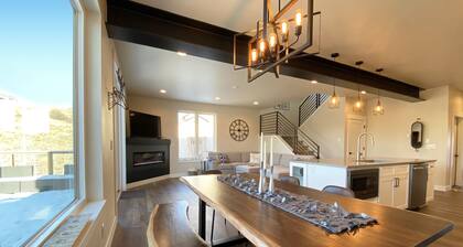 Fox Creek 2 4 Bedroom Townhouse by RedAwning
