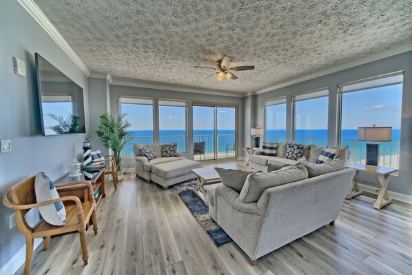 Living area - Spacious Tropical Condominium at 17th Floor with Beach and Pool Access - Unit 1707 by RedAwning (Panama City Beach)