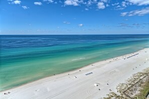 Beach - Spacious Tropical Condominium at 17th Floor with Beach and Pool Access - Unit 1707 by RedAwning (Panama City Beach)