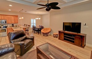 Condo, 3 Bedrooms | Living area